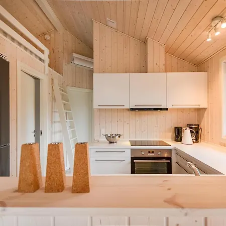Lovely In With Kitchen בית נופש *